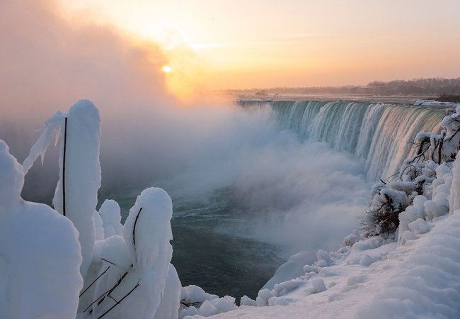 Winter Wonders: The Most Stunning Photo Spots Around Niagara Falls